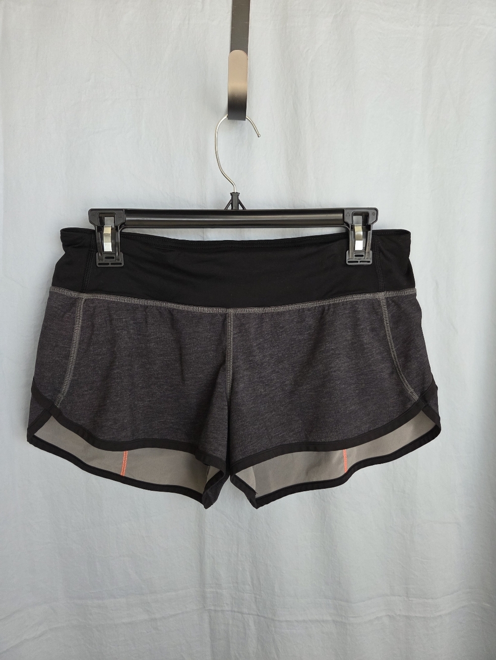 Lululemon Speed Short in Heathered Black/Black/Very Light Flare - Size 6